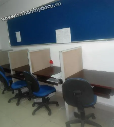 Thanh lý bộ bàn có vách ngăn 5 cái