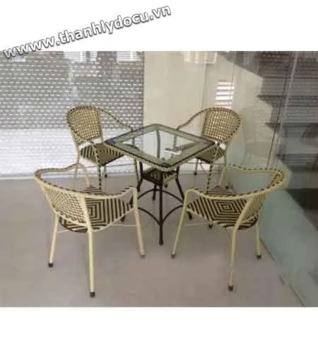 Thanh lý bộ bàn ghế cafe sợi mây, mặt bàn kính giá rẻ