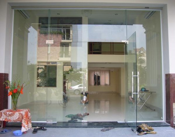 Cửa kính thủy lực 02