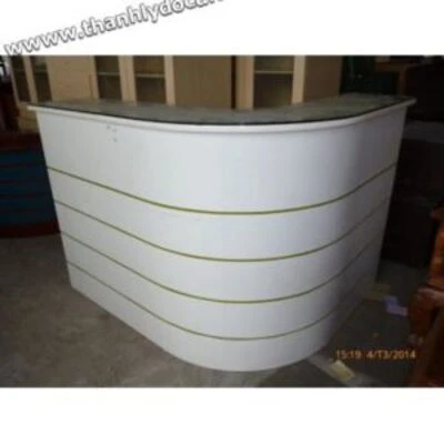 Quầy lễ tân trắng 1