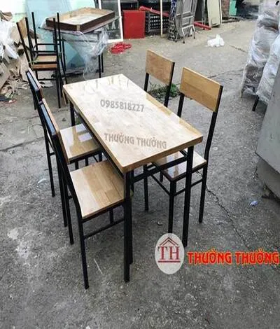 Thanh lý bộ bàn ghế quán ăn Hà Nội gỗ cao su TH01