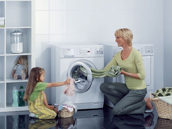 kiểm tra máy mua máy giặt cũ xem có phù hợp với nhu cầu của gia đình