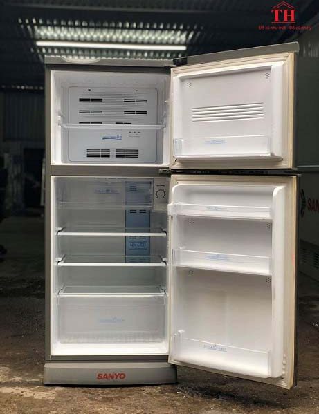 Nội thất tủ lạnh SANYO 180L