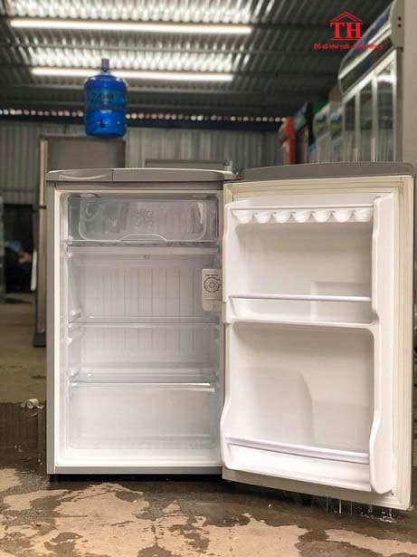 Nội thất tủ lạnh SANYO 90L cũ