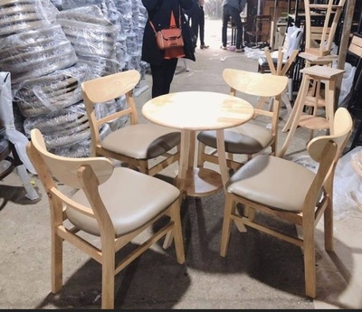 Bộ bàn ăn gỗ cao su