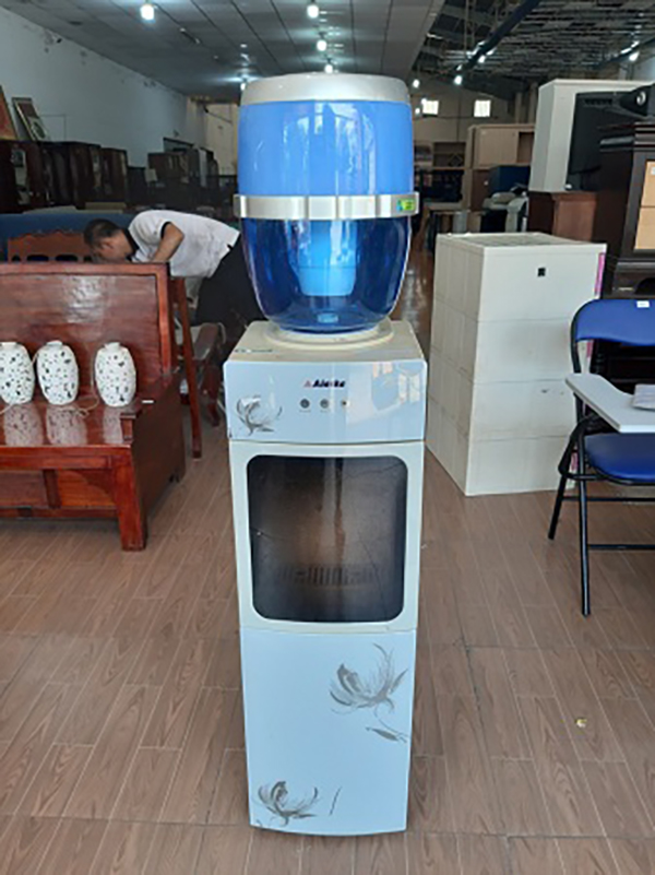Máy nước nóng lạnh được thanh lý tại VinaSave