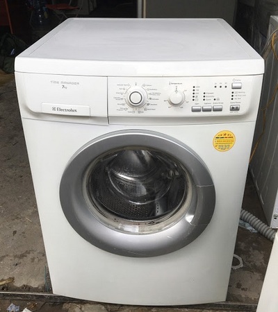 Thanh lý máy giặt Electrolux 7kg mới 70%
