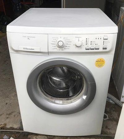 Thanh lý máy giặt Electrolux 7kg mới 70%