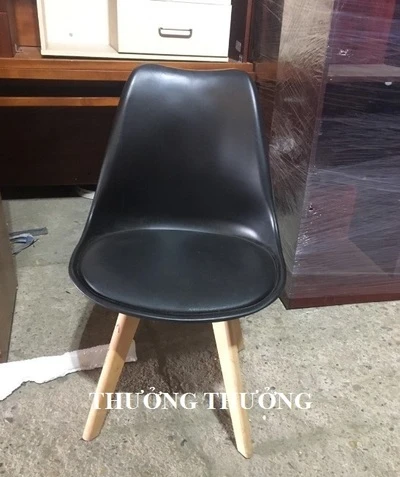 ghế cafe nhựa chân gỗ mặt đệm