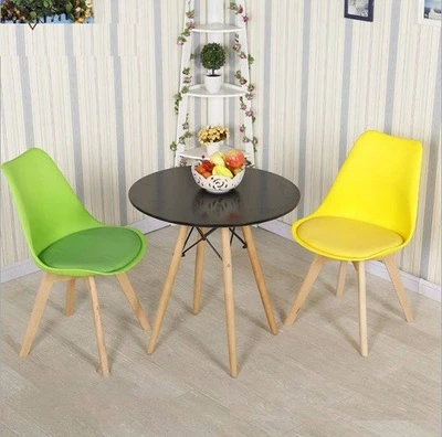 Bàn tròn cafe 2 ghế chân gỗ TH01