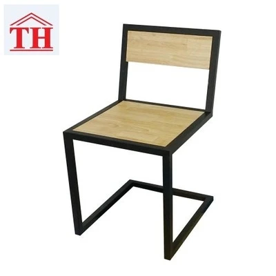 Ghế cafe chân sắt gỗ cao su mới