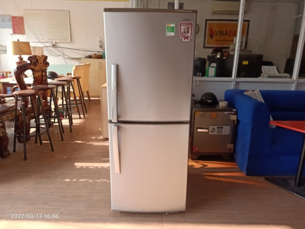 thanh lý tủ lạnh Sanyo SR-285RB(SS) 284 Lít cũ