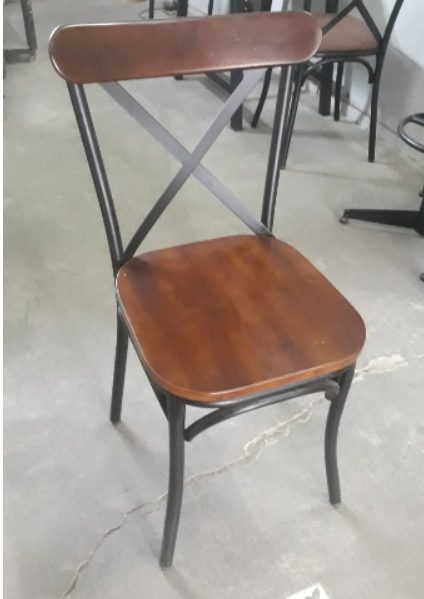 Ghế cafe tựa chữ X