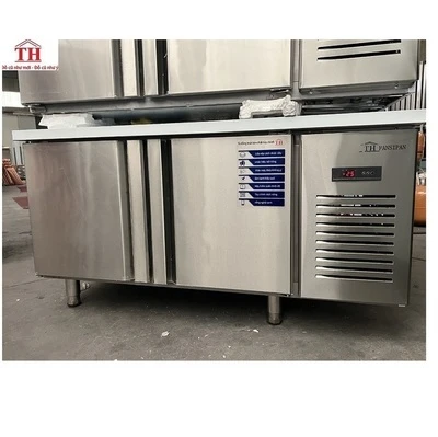 Tủ đông bàn chặt 1.8 m