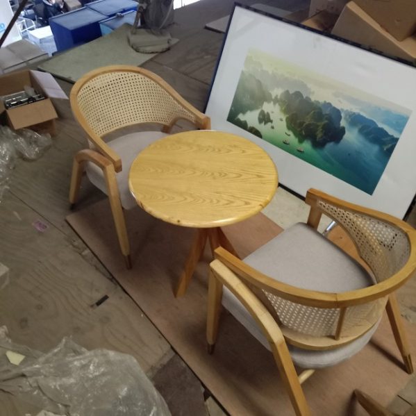 bàn ghế cafe gỗ có tay