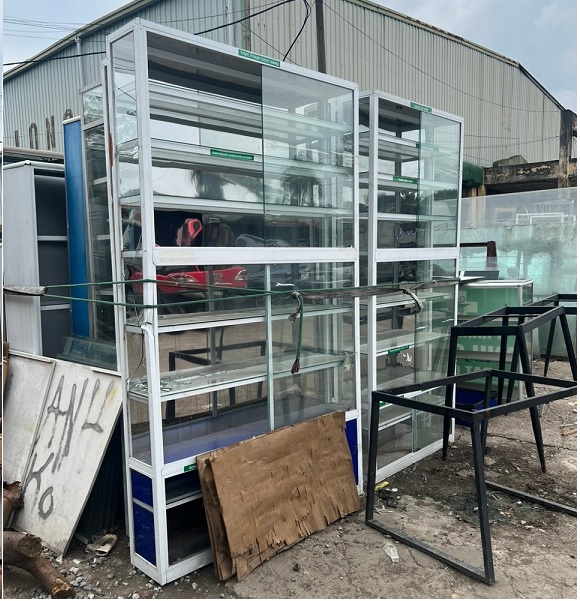 tủ nhôm kính thanh lý