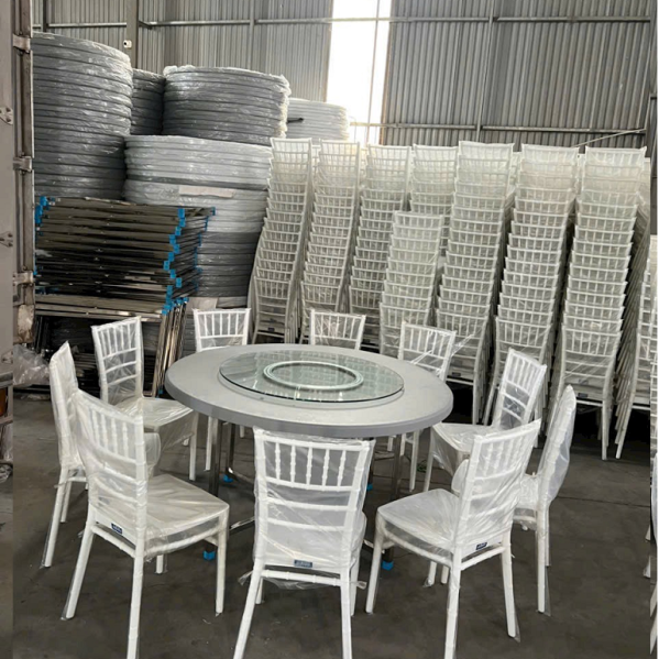 Ghế nhựa nhà hàng đúc nguyên khối