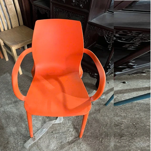 Ghế nhựa đúc nguyên khối
