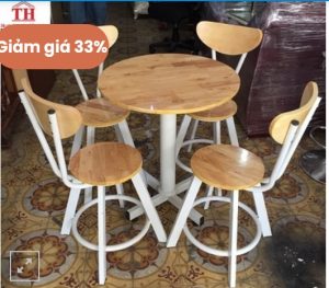 Bộ bàn ghế cafe chân sắt sơn tĩnh điện là dòng bàn quán cafe cao cấp với thiết kế mặt bàn hình tròn kết hợp với các giằng sắt đan nhau tạo nên sự hiện đại và chắc chắn