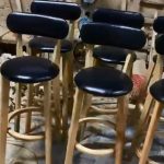 Ghế quầy bar gỗ có lưng tựa