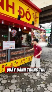 Tủ kính được thiết kế đẹp phù hợp với không gian bán hàng của quầy